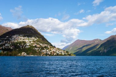 Lugano Gölü, İsviçre 'nin güneyiyle İtalya' nın kuzeyinde yer alan bir buzul gölüdür..