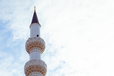 Cami minarelerinin fotokopi alanı ile kapatılması
