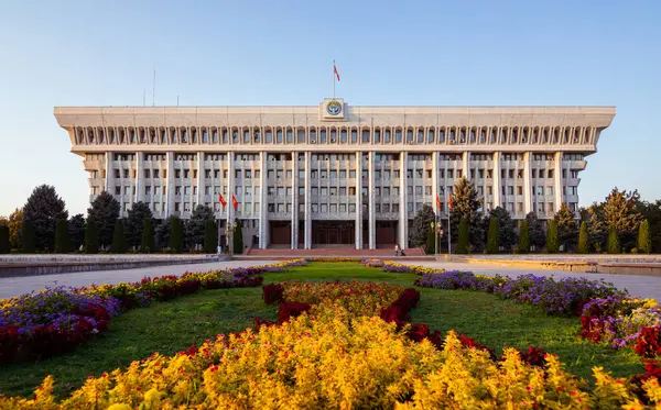 stock image Bishkek, Kyrgyzstan - October 3, 2022: The White House of Kyrgyzstan