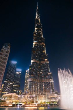 Dubai, Birleşik Arap Emirlikleri - 21 Haziran 2023: Gece Dubai Çeşmesi