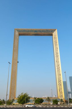 Dubai, Birleşik Arap Emirlikleri - 21 Haziran 2023: Dubai Frame in Zabeel Park, Dubai. Dünyanın en büyük çerçevesi..