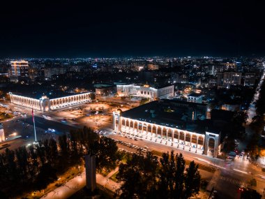 Bişkek, Kırgızistan - 15 Temmuz 2023: Bişkek şehrinin Ala-Too merkez meydanının hava manzarası