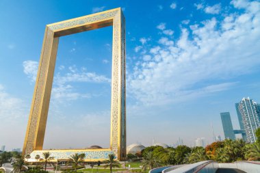 Dubai, Birleşik Arap Emirlikleri - 21 Haziran 2023: Dubai Frame in Zabeel Park, Dubai. Dünyanın en büyük çerçevesi..