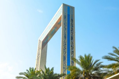 Dubai, Birleşik Arap Emirlikleri - 21 Haziran 2023: Dubai Frame in Zabeel Park, Dubai. Dünyanın en büyük çerçevesi..