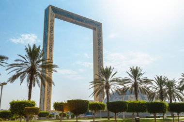 Dubai, Birleşik Arap Emirlikleri - 21 Haziran 2023: Dubai Frame in Zabeel Park, Dubai. Dünyanın en büyük çerçevesi..