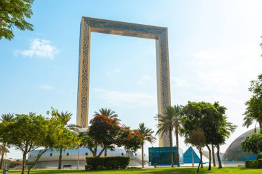 Dubai, Birleşik Arap Emirlikleri - 21 Haziran 2023: Dubai Frame in Zabeel Park, Dubai. Dünyanın en büyük çerçevesi..