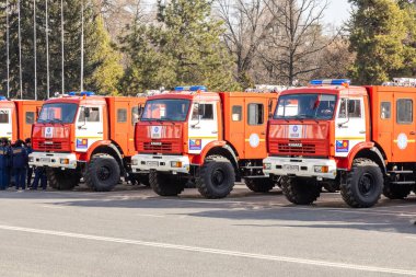 Bişkek, Kırgızistan - 28 Şubat 2023: Kırgızistan Acil Durum Bakanlığı yeni bir itfaiye aracı alıyor