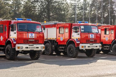 Bişkek, Kırgızistan - 28 Şubat 2023: Kırgızistan Acil Durum Bakanlığı yeni bir itfaiye aracı alıyor