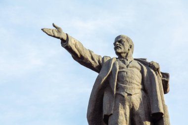 Bishkek, Kırgızistan - 12 Nisan 2023: Vladimir Lenin heykelinin yakın çekimi