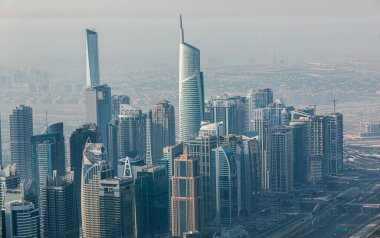 Dubai, Birleşik Arap Emirlikleri - 21 Haziran 2023: Dubai Marina gökdelenlerinin havadan görünüşü