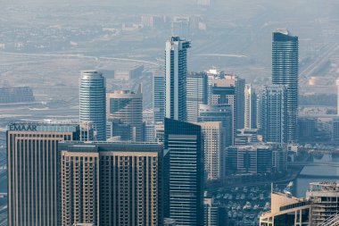 Dubai, Birleşik Arap Emirlikleri - 21 Haziran 2023: Dubai Marina gökdelenlerinin havadan görünüşü