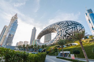 Dubai, Birleşik Arap Emirlikleri - 21 Haziran 2023: Geleceğin Müzesi 'nin arka tarafı