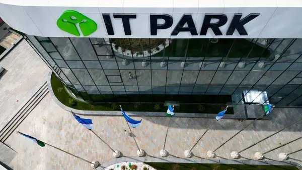 Taşkent, Özbekistan - 24 Mayıs 2021: Taşkent 'teki Özbekistan Hava Görüşü IT Parkı