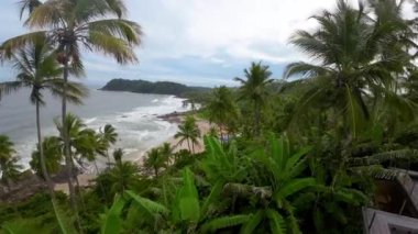 İtacare, Brezilya 'da bulutlu bir günde ilk yavaş çekim sahnesi