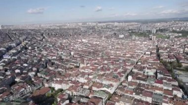 Yoğun konutları ve açık gökyüzü olan İstanbullar 'ın Avrupalı tarafının hava perspektifi
