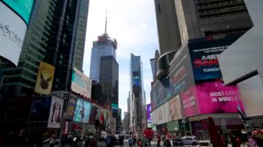 New York, ABD - 14 Haziran 2022: New York 'taki Zaman Meydanı' nda Yavaş Çekim
