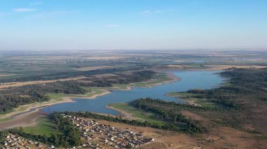 Şehrin su deposunun havadan görünüşü
