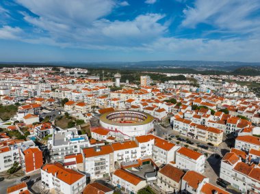 Casal do Areal arenasının ve çevresindeki yerleşim alanının hava görüntüsü.