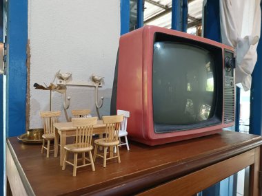 old television on wooden cabinet, vintage, TV, classic