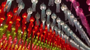 Thai geleneğinin feneri, loy kratong festivali