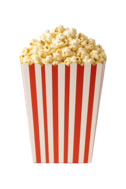 Şeffaf arka planda izole edilmiş tereyağlı patlamış mısırla dolu klasik çizgili patlamış mısır kutusu. Sinema gecesi, eğlence ve yemek reklamı için mükemmel bir atıştırmalık konsepti.
