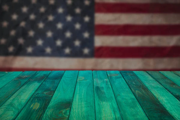 Πράσινο Τραπέζι Μπροστά Από Σημαία Των Ηνωμένων Πολιτειών Της Αμερικής — Φωτογραφία Αρχείου