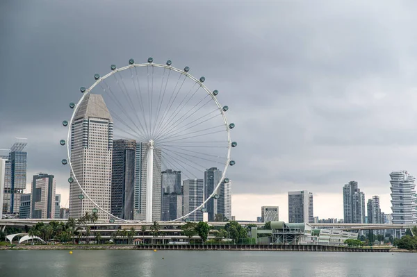 stock image Singapore Flyer at evening - the Largest Ferris Wheel in the World.