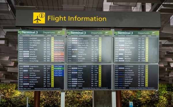 Ekrany Informacji Powietrznej Lotnisku Changi Singapurze — Zdjęcie stockowe