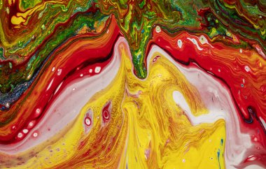 Akrilik arkaplan boyasıyla rastgele renkler oluşturuldu.