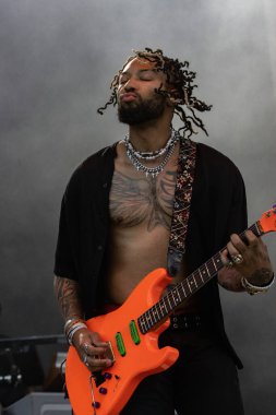 Makineli Tüfek Kelly ve grubu Tennessee 'de