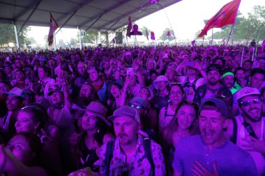 Carly Rae Jepson, Jack Antonoff 'un süper reçeline katıldı. 