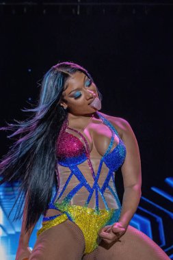 Meghan Thee Aygırı Memphis 'te gösteri yapıyor.