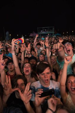 Weezer Memphis Tennessee 'de konser veriyor