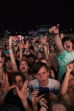 Weezer Memphis Tennessee 'de konser veriyor