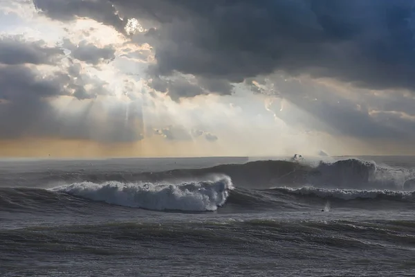 Огромные Волны Достигли Гавани Санта Барбары — стоковое фото
