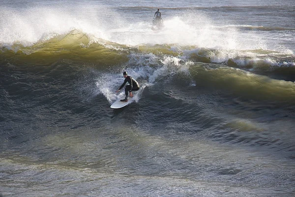 Huge Waves Hit Santa Barbara Harbor — Stock Photo, Image