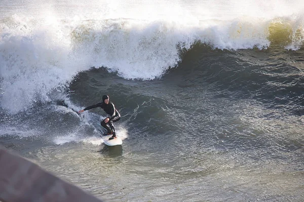Stora Vågor Träffade Santa Barbara Hamn — Stockfoto