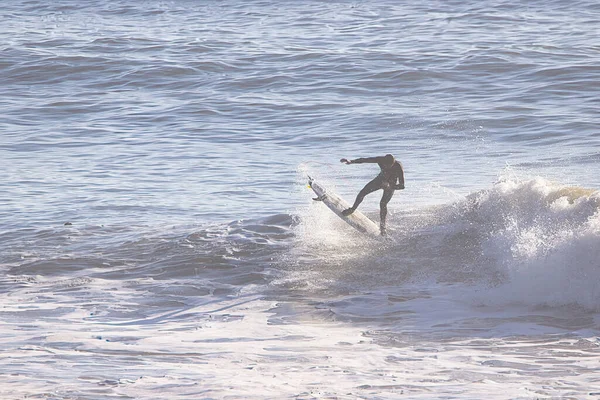 Surfing Store Vinterbølger Rincon Point California – stockfoto
