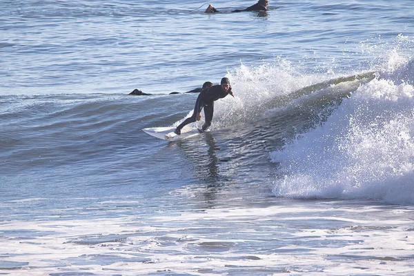 Surfing Gelombang Musim Dingin Besar Rincon Point California — Stok Foto