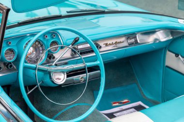 Carpinteria California 'da Rods and Roses araba fuarı