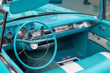 Carpinteria California 'da Rods and Roses araba fuarı