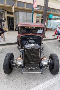 Carpinteria California 'da Rods and Roses araba fuarı