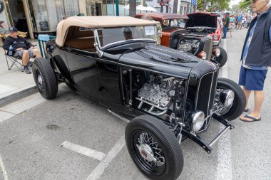 Carpinteria California 'da Rods and Roses araba fuarı