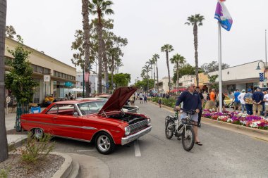 Carpinteria California 'da Rods and Roses araba fuarı