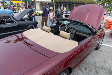 Carpinteria California 'da Rods and Roses araba fuarı