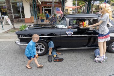 Carpinteria California 'da Rods and Roses araba fuarı