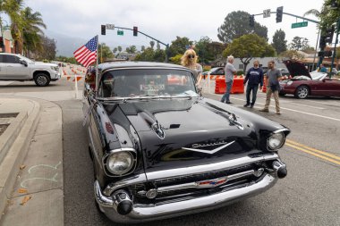 Carpinteria California 'da Rods and Roses araba fuarı