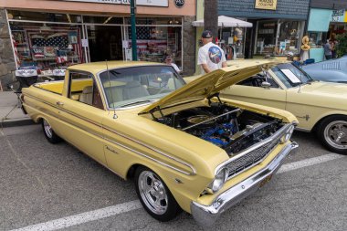 Carpinteria California 'da Rods and Roses araba fuarı