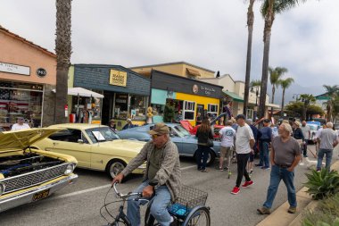 Carpinteria California 'da Rods and Roses araba fuarı