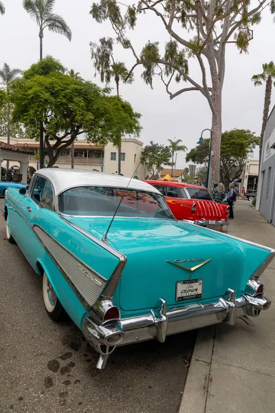 카페테리아 캘리포니아에서 막대와 자동차 — 스톡 사진